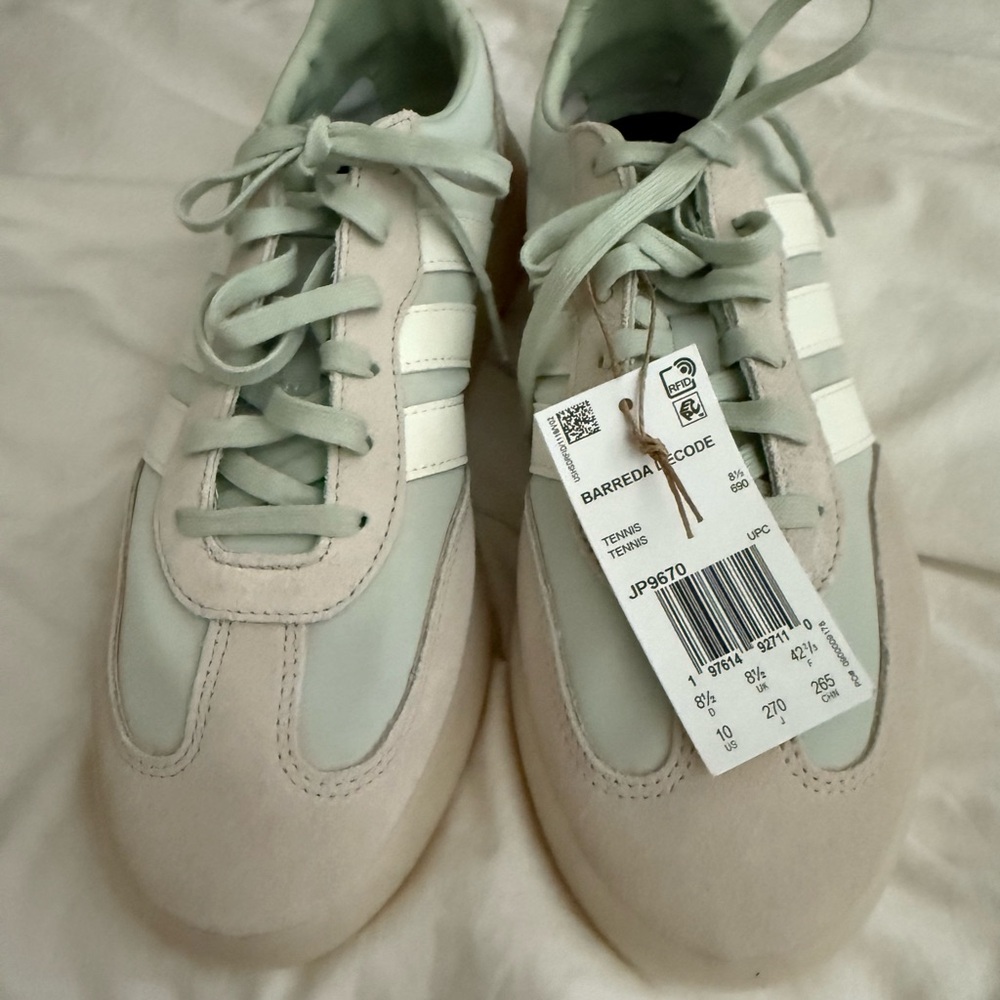NEW Ladies Adidas Barreda Mint Green and White Sneakers